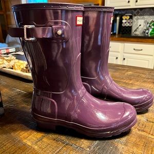 Purple Hunter short boots size 8.